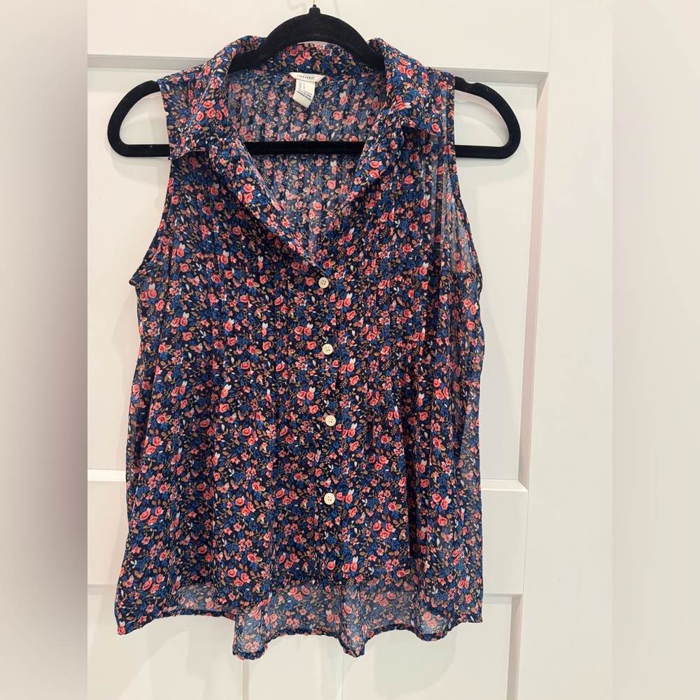 Forever 21 | Navy Floral Sleeveless Button Front Blouse- Size Small - Picture 2 of 7